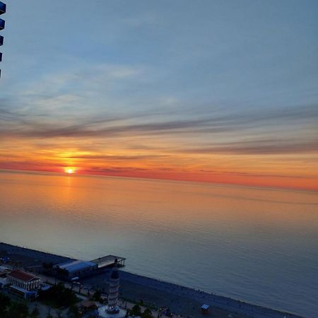 Apartamento Номера На Высоких Этажах 24,31 Batumi Exterior foto