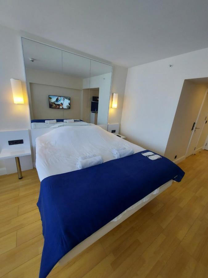 Apartamento Номера На Высоких Этажах 24,31 Batumi Exterior foto