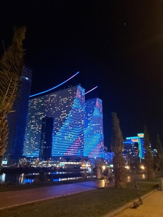Apartamento Номера На Высоких Этажах 24,31 Batumi Exterior foto
