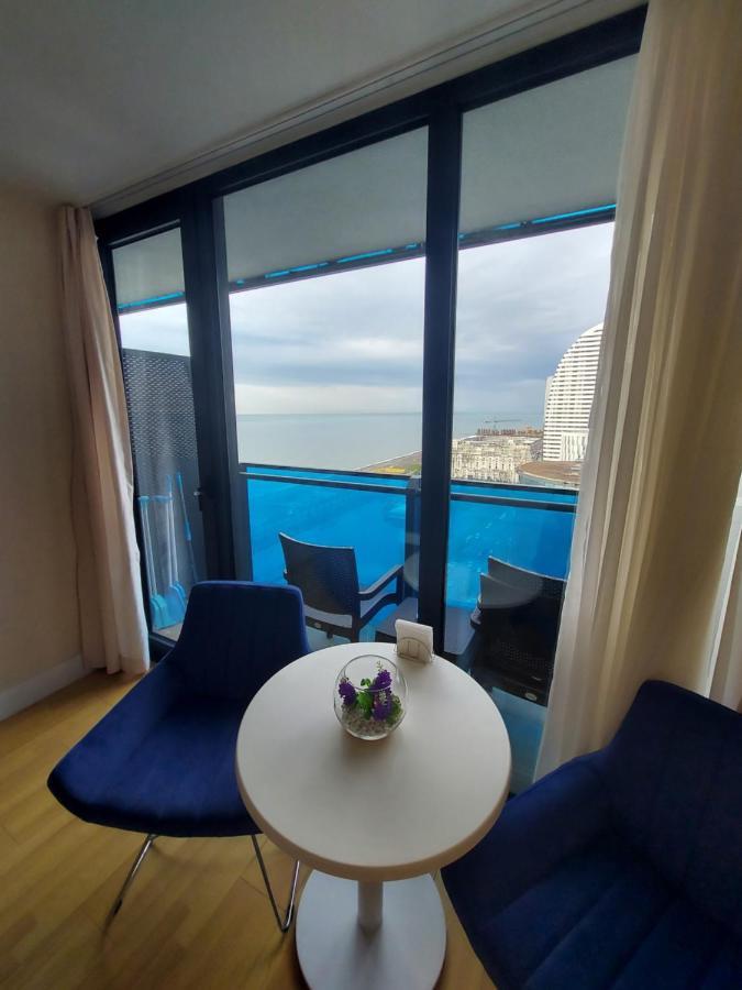 Apartamento Номера На Высоких Этажах 24,31 Batumi Exterior foto