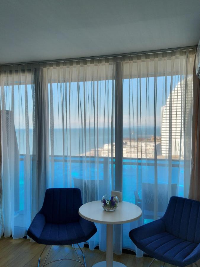 Apartamento Номера На Высоких Этажах 24,31 Batumi Habitación foto