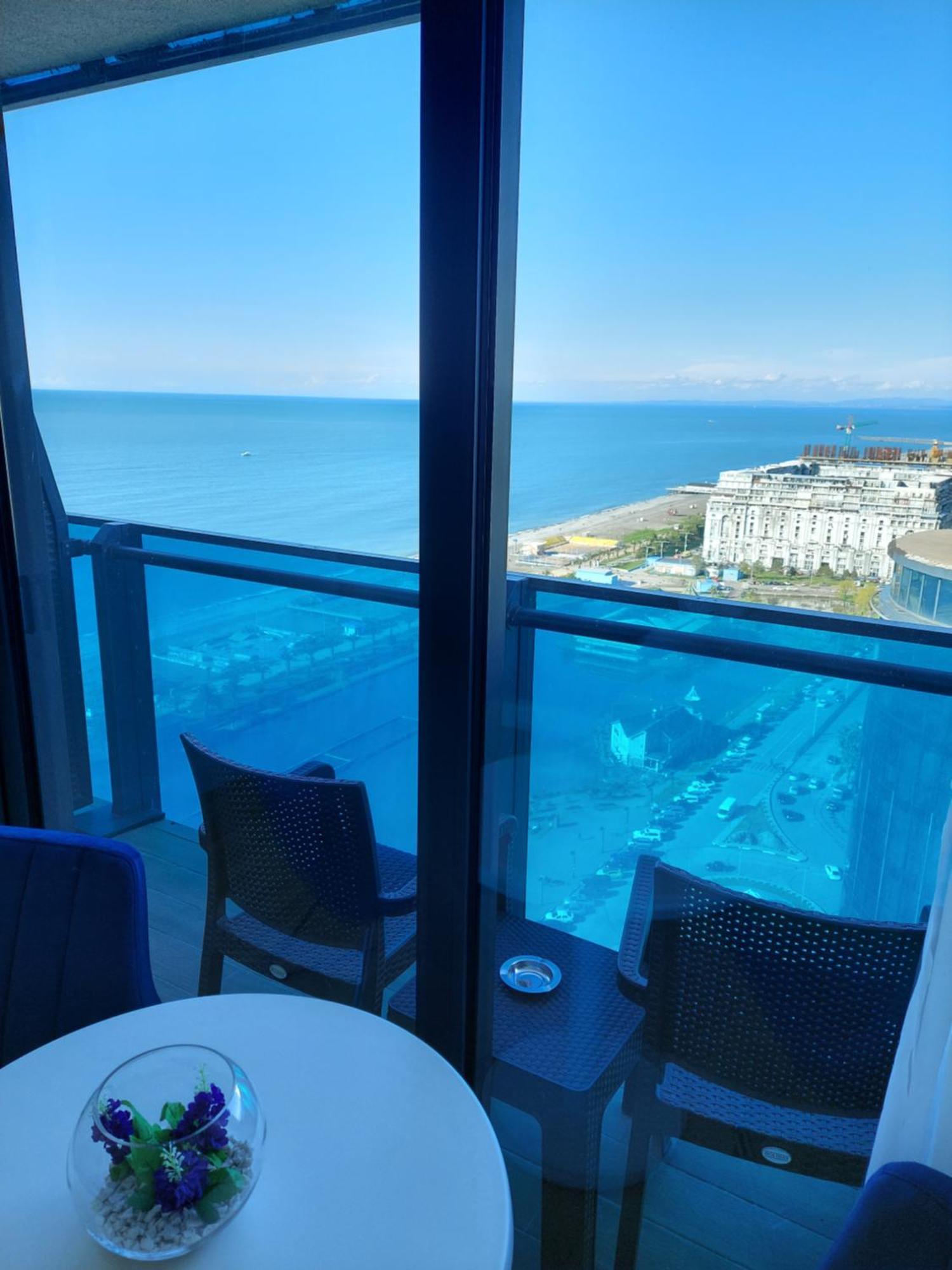 Apartamento Номера На Высоких Этажах 24,31 Batumi Habitación foto